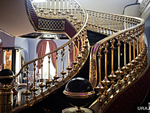 Дворцы чиновников-коррупционеров хотят раздавать бедным россиянам