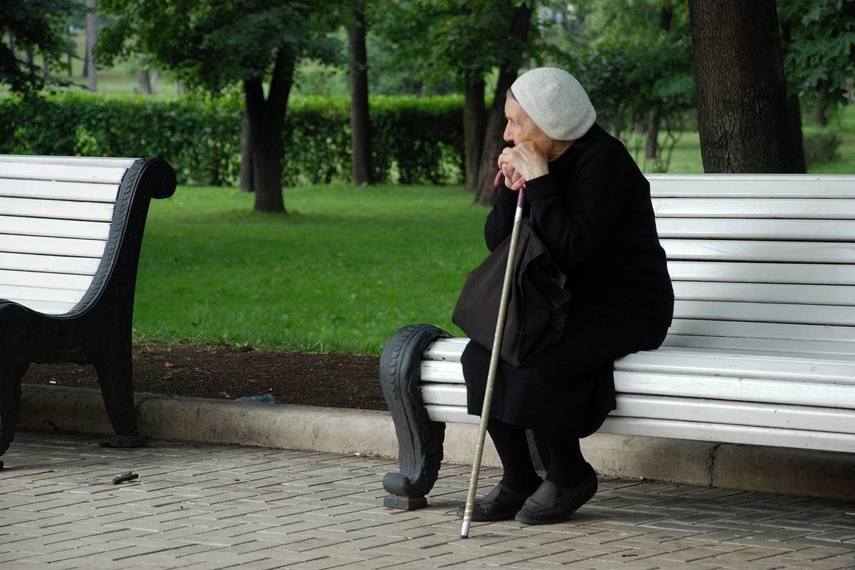 Названа главная ошибка пенсионеров при обращении к мошенникам