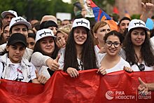 Почему Путин не помешал армянской революции? Руки коротки
