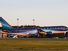 Самолет AZAL совершил аварийную посадку в петербургском Пулкове