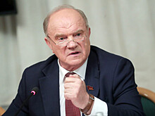 Зюганов заявил о возможном объединении КПРФ и "Справедливой России"