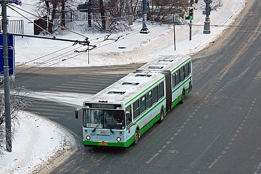 СК проводит проверку информации о падении подростка-инвалида из автобуса в Ясенево