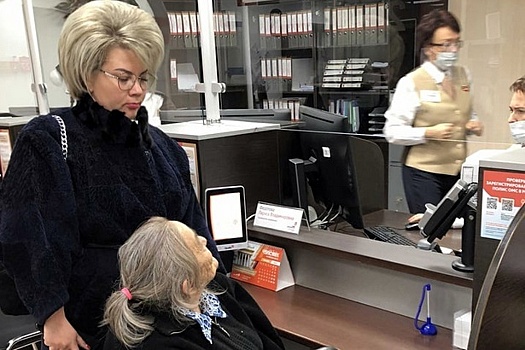 Муниципальный депутат Марина Соловьева помогла жительнице Савёлок с оформлением надомного обслуживания