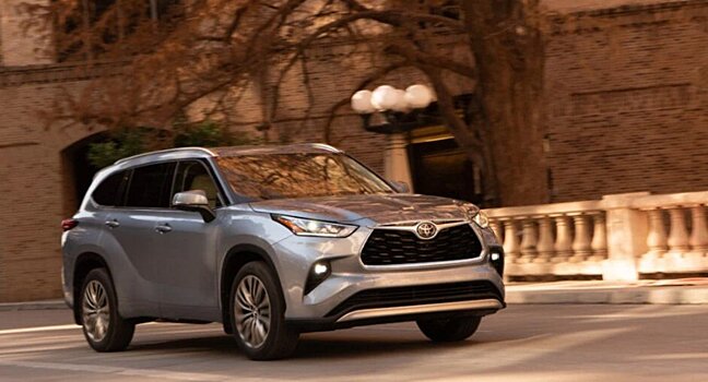 В России появится новая версия 7-местного Toyota Highlander со спортивным обвесом