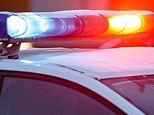 Нужно ли уступать дорогу патрульному авто с включенными проблесковыми маячками, но без сирены?