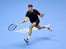 Синнер обыграл Зверева и вышел в полуфинал Итогового турнира ATP