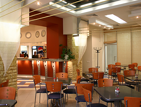 В 2020 году в Петербурге закрылось в 7 раз больше кафе и ресторанов, чем годом ранее