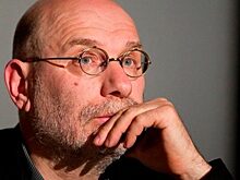 Борис Акунин идет по стопам Дмитрия Глуховского