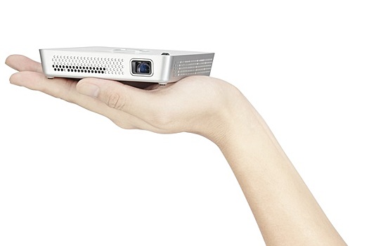 Acer выпустила портативный проектор, который умещается на ладони