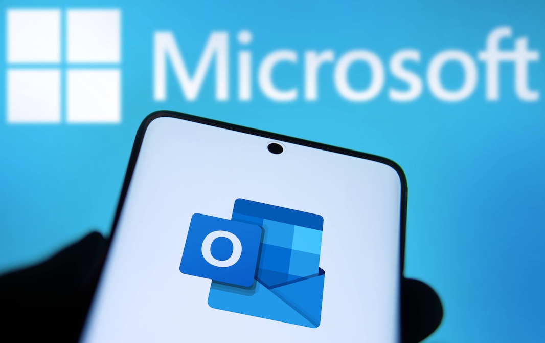 Хакеры научились заходить в корпоративные аккаунты Microsoft без логина и пароля