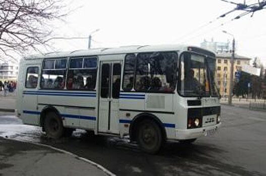 Маршрутный «ПАЗ» сбил стоявшего на краю дороги челябинца
