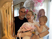 Джанабаева и Меладзе отметили первый день рождения дочери
