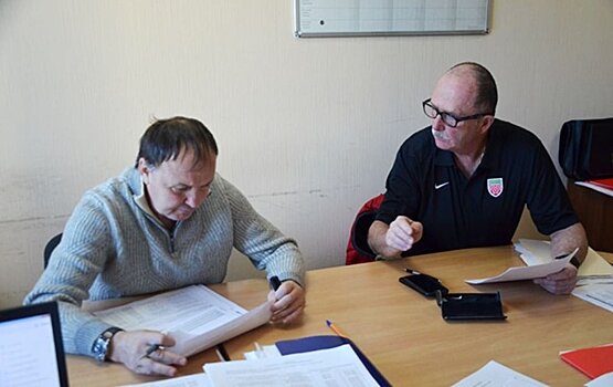 Захаров будет помогать Льюису на ноябрьском сборе