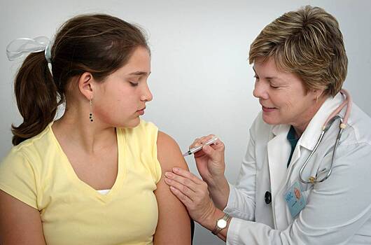 Россиянам перечислили снижающие вероятность развития рака прививки