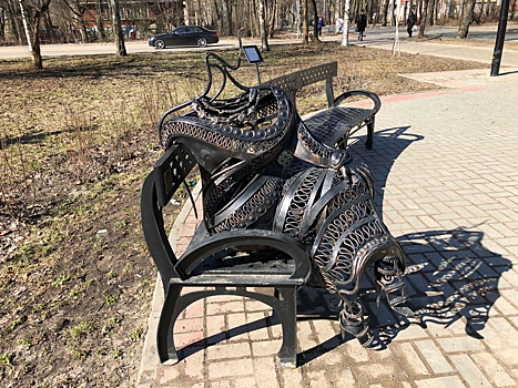 Вандалы вновь обезглавили скульптуру княгини в Гатчине