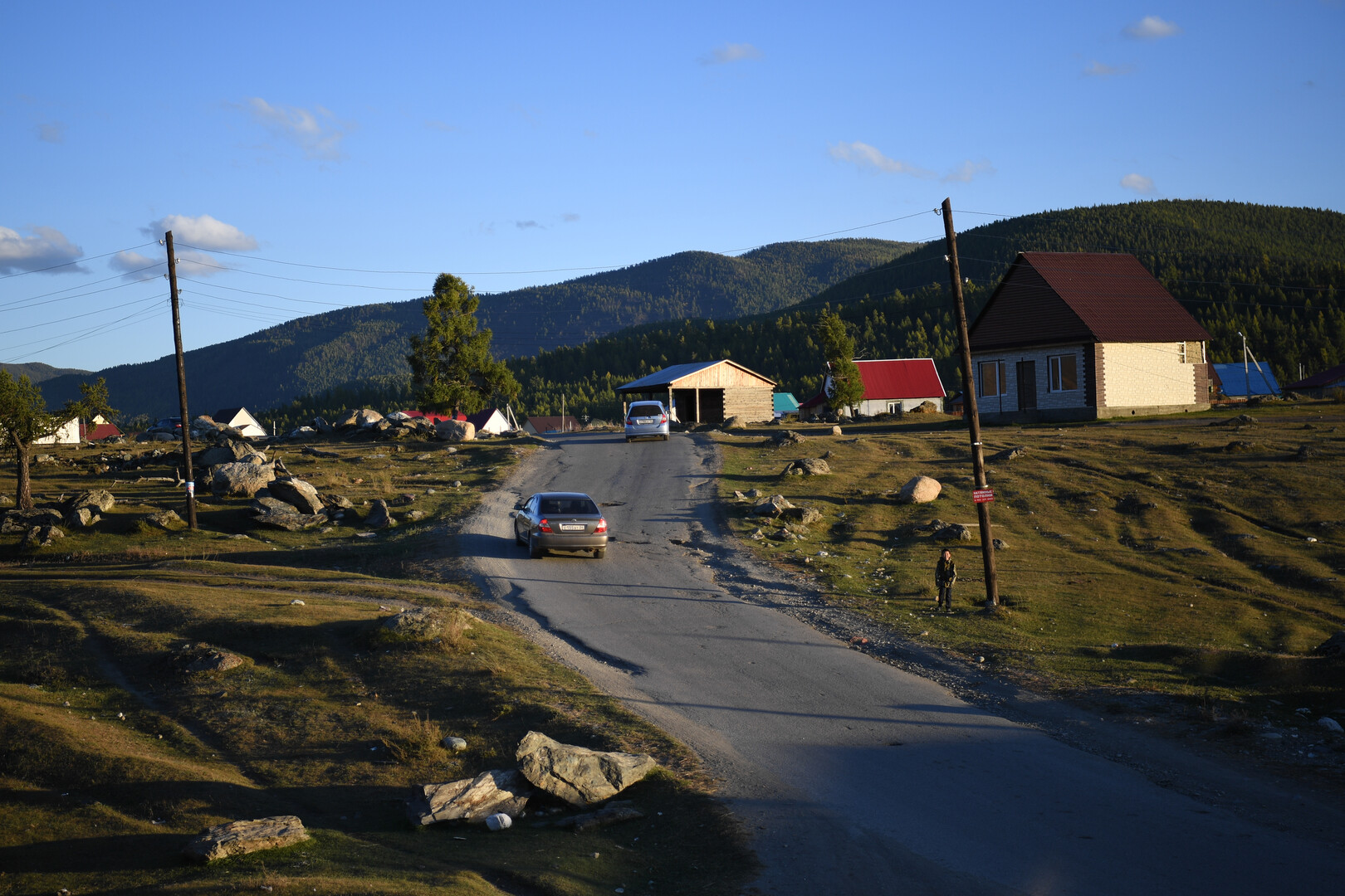 Жители Германии массово переезжают в алтайскую деревню