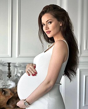 Звезда «Великолепного века» Бурак Озчивит показал беременную жену и раскрыл пол ребенка