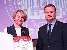 Землю с Мамаева кургана передали участникам патриотического проекта в Москве