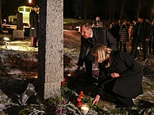 Лавров возложил цветы к памятнику советским воинам в норвежском Тромсе