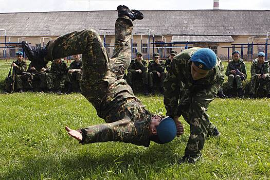 В Минпросвещения отметили подъем военно-патриотического воспитания в России