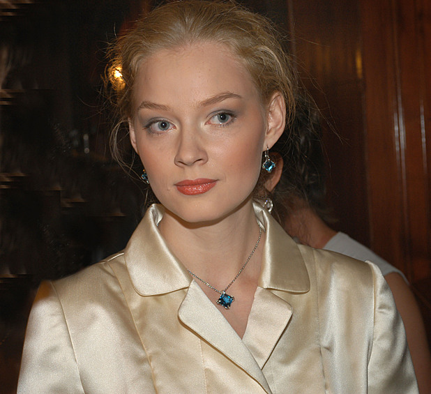 Светлана Ходченкова ярко дебютировала в фильме Говорухина "Благословите женщину" (2003), и с тех пор стала одной из самых знаменитых актрис своего поколения. Активно снимается в высокобюджетных отечественных и зарубежных проектах.