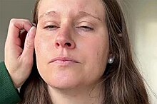 Женщина побрила сестре лицо на камеру и вызвала споры в сети