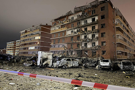 По Адыгее летели вовсе не БПЛА: массированная атака превратила парковку в Новой Адыгее в костер из 40 машин