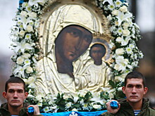 Казанская икона Божьей Матери: о чем ей молятся и кому она помогает?