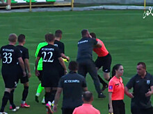 Матч Кубка Украины завершился нападением тренера на судью