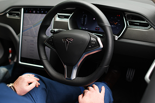 Tesla останавливает производство Model 3