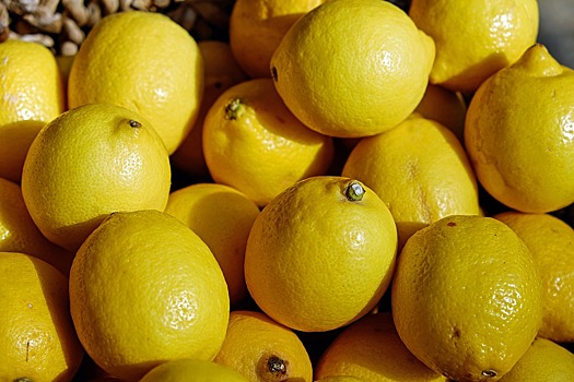 Росконтроль не рекомендовал покупать лимоны в трех супермаркетах