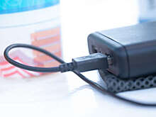 В Саратове девушка оказалась в больнице из-за загоревшегося ночью пауэрбанка