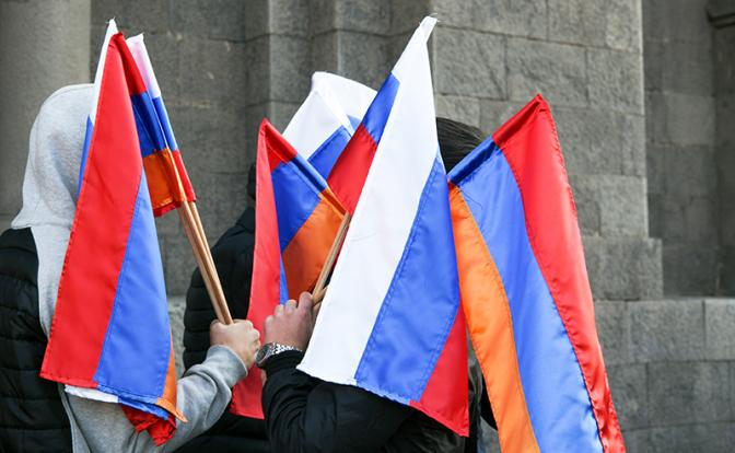 Поздно пить "Джермук", проспали мы Армению: Денонсация договора по газу уже мало что изменит