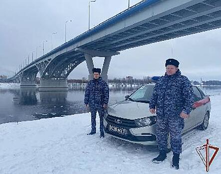 Сотрудники Росгвардии в Подмосковье спасли тонущего подростка