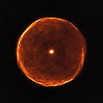 Астрономы получили фото гигантского огненного "глаза"