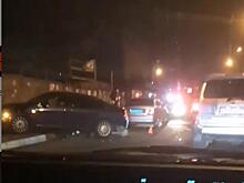 Во Владивостоке Nissan «помял» такси (видео)