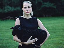 Загитова с овцой, Щербакова со щенками, Туктамышева в белом платье: яркие фотосессии российских фигуристок