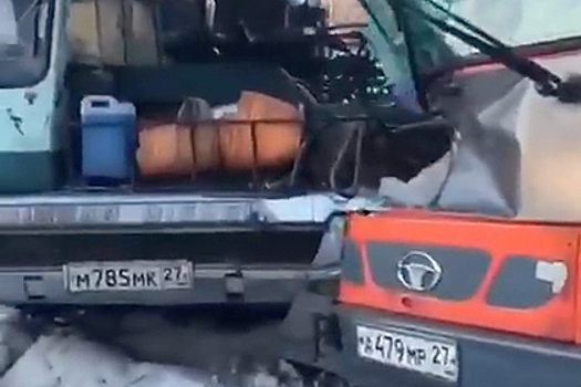 При столкновении пассажирских автобусов в Барнауле пострадали два человека