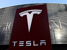 Акции Tesla выросли на 5%