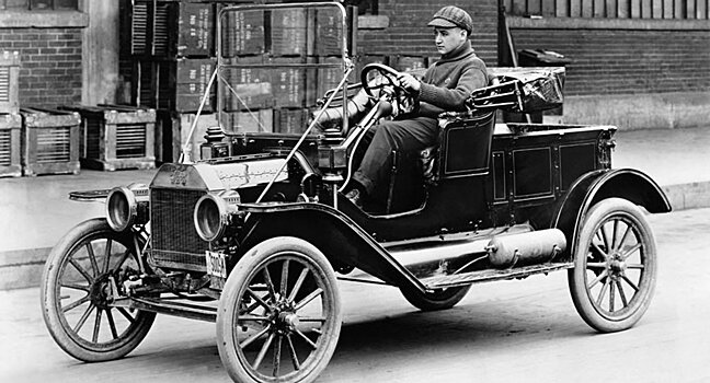 Как менялся интерьер автомобилей Ford за 120 лет. Видео