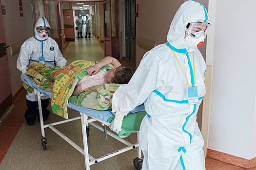 В Омске уволился главврач больницы, где массово заразились медики
