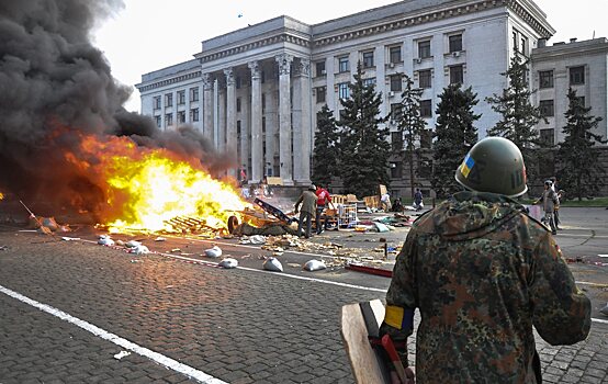 На Украине радикалы осквернили доску Александру II
