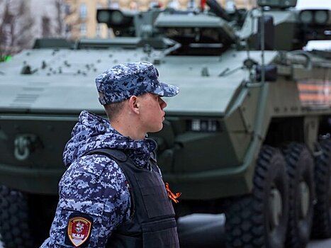 Более 9 тыс. сотрудников Росгвардии обеспечивали безопасность в День Победы в Москве