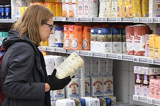 Банки начали следить за «оптовыми закупками» россиян