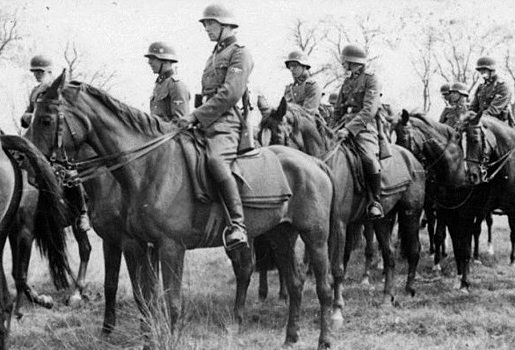 Как Гитлер использовал кавалерию на Восточном фронте