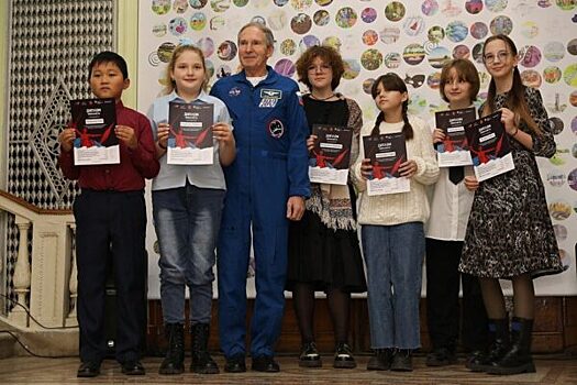 Детские рисунки волгоградцев полетят в космос