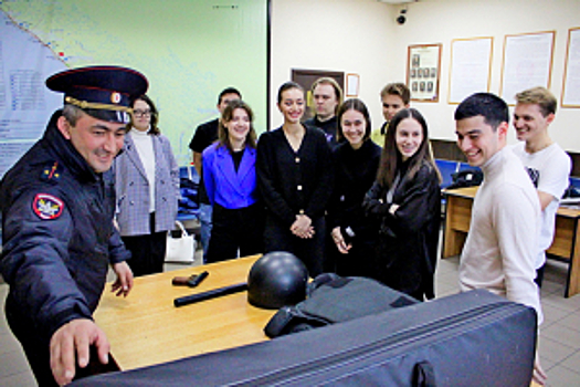 «Студенческий десант» высадился на железнодорожном вокзале Сочи