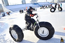 По льду, как по асфальту: на стадионе «Динамо» велосипедисты устроили «Ледовое сражение»