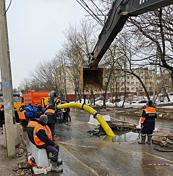 Хрустальную улицу перекрыла коммунальная авария