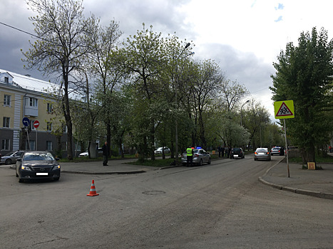 На Уралмаше при столкновении легковушек пострадали двое школьников